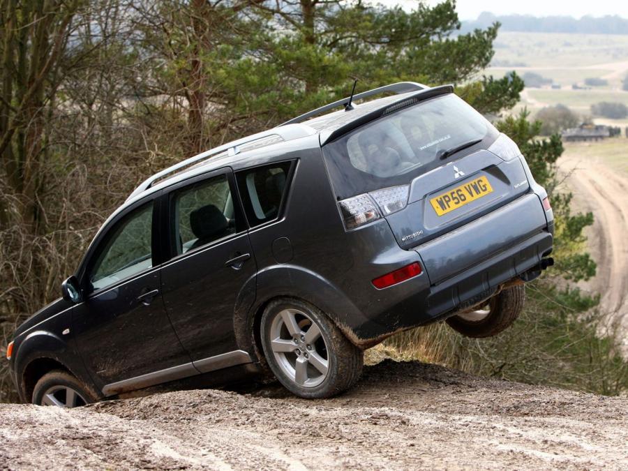  Mitsubishi Outlander 2007 года  (UK) (фото 17 из 21)